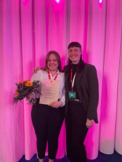 Michelle Weichelt with her supervisor Larissa Wahl from the group of Prof. Nahum Travitzky, after winning the lecture competition